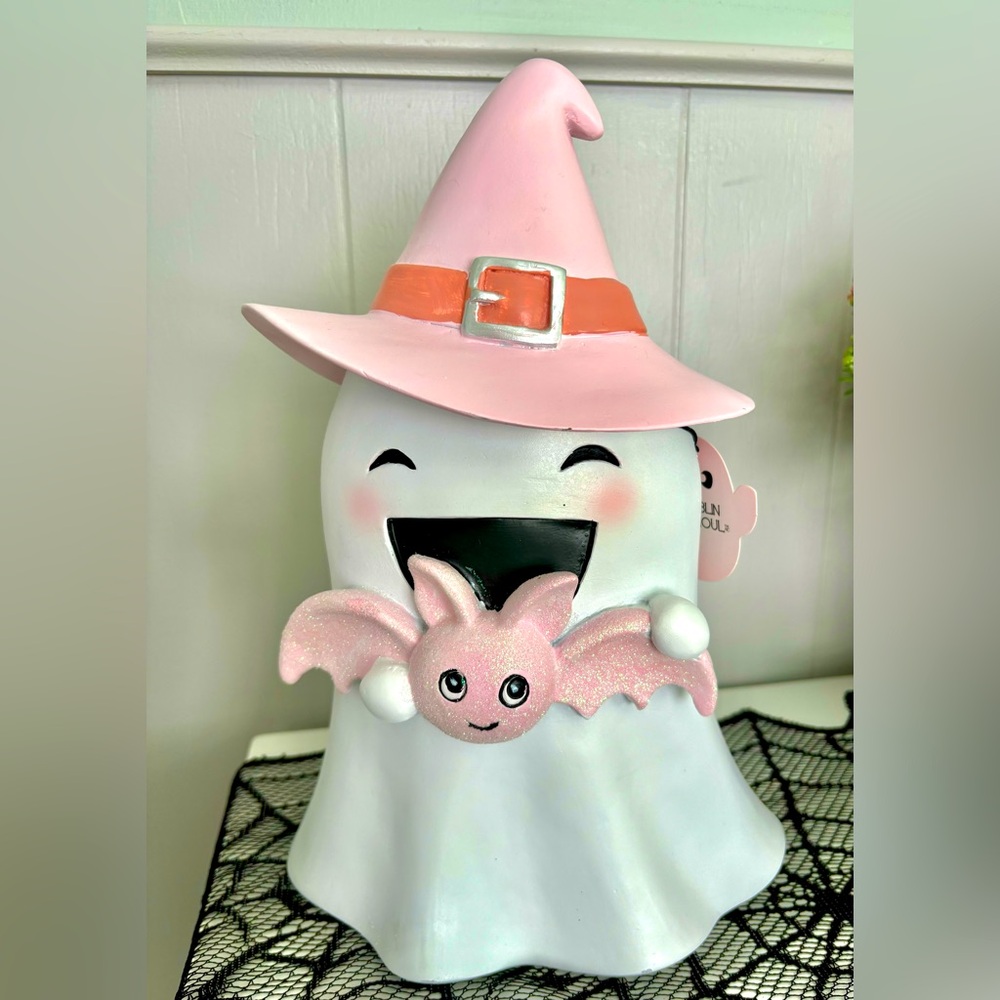 Goblin & Ghoul Ghost NWT-with hat holding sparkly pink bat
